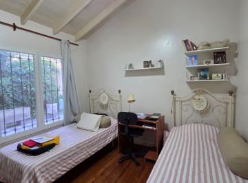 Quinta vacacional de 5 ambientes, Malvinas Argentinas · Casa Quinta Sobre Lote de 1.523 m² con Piscina