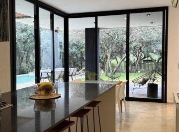 Casa · 324m² · 13 Ambientes · 2 Cocheras · Espectacular Casa en La Serena! Gran Oportunidad