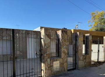 Casa · 100m² · 6 Ambientes · 2 Cocheras · Casa en Venta 2 Dorm. Capitán Bermúdez