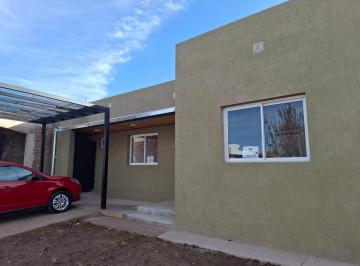 Casa · 301m² · 5 Ambientes · 1 Cochera · Alquiler de Casa