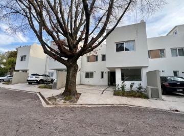 Casa · 156m² · 5 Ambientes · Casa en Complejo Cerrado en Las Lomas de San Isidro