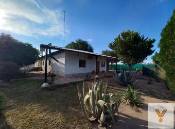 Casa · 300m² · 3 Ambientes · Casa Quinta en Venta - 2 Dorm. 1 Baño - Mendoza