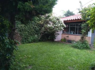 Casa · 180m² · 3 Ambientes · 1 Cochera · Casa en Venta - 2 Dorm. 1 Baño - 220 m² - Cochera - 220 m² - Quilmes Oeste