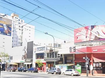 Local comercial · 600m² · Local - Alquiler - Flores