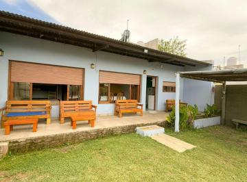 Casa · 64m² · 2 Ambientes · Casa con Parque y Pileta a La Venta Tandil