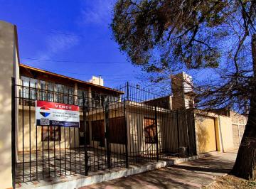 Casa · 212m² · 6 Ambientes · 6 Cocheras · Venta Gran Casa Maipu Ideal Comercial Desarrollo
