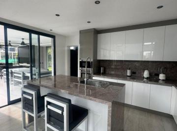 Casa · 185m² · 5 Ambientes · 2 Cocheras · Casa en Alquiler, Fincas del Alba Canning
