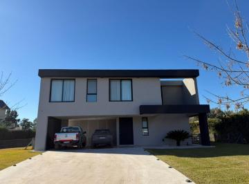 Casa · 185m² · 5 Ambientes · 2 Cocheras · Casa en Alquiler, Fincas del Alba Canning