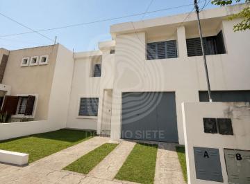 Casa · 180m² · 3 Dormitorios · 1 Cochera · Duplez Excelente Ubicacion Amplio 3 Dorm.