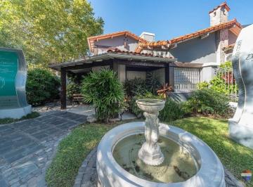 Casa · 178m² · 5 Ambientes · 3 Cocheras · Venta Casa Chalet Apto Comercial 6 Amb Martinez