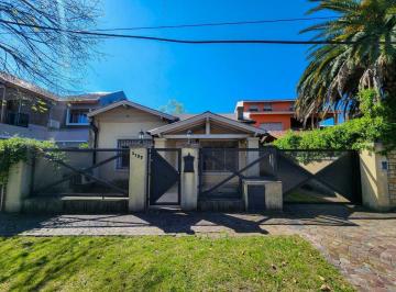 Casa · 80m² · 5 Ambientes · 1 Cochera · Venta Casa 5 Amb + Quincho + Pileta - Hurlingham