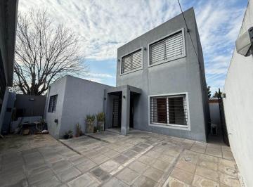 Casa · 150m² · 5 Ambientes · 2 Cocheras · Venta Casa 5 Ambientes en Ituzaingó Sur