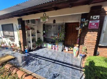 Casa · 120m² · 5 Ambientes · Venta Casa 5 Amb Jardin Cochera Padua Merlo