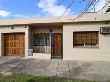 Casa · 60m² · 3 Ambientes · 2 Cocheras · Venta Casa 3 Ambientes, Patio, Parrilla, Cochera