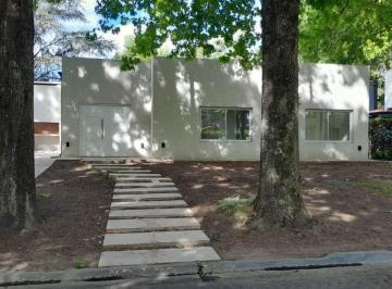 Casa · 130m² · 4 Ambientes · 1 Cochera · Alquiler Casa a Estrenar en Una Planta Mapuche C C