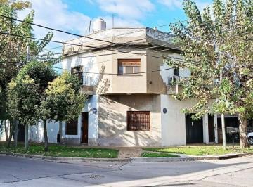 Casa · 158m² · 7 Ambientes · 3 Cocheras · Venta en Block Pb y Pa C/cocheras