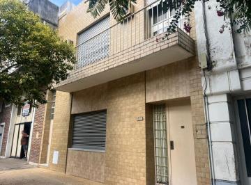 Casa · 140m² · 6 Ambientes · Venta | Casa 4 Dorm. y Patio en Barrio Roma