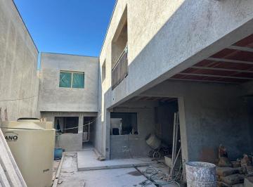 Departamento · 75m² · 3 Ambientes · 1 Cochera · Duplex en Pozo
