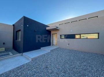 Casa · 103m² · 4 Ambientes · 1 Cochera · Casa en Venta 2 Dorm. | Confluencia