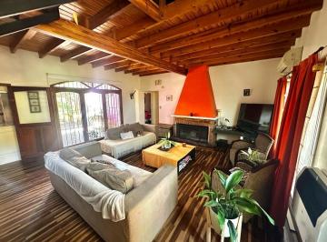 Casa · 150m² · 6 Ambientes · 2 Cocheras · Casa en Venta Berazategui