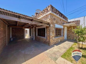 Casa · 122m² · 7 Ambientes · 1 Cochera · Casa en Venta en La Plata - Los Hornos