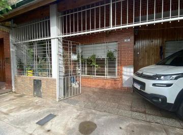 Casa · 130m² · 3 Ambientes · 1 Cochera · Venta Casa 3 Ambientes, Bernal Oeste