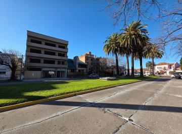 Local comercial · 160m² · Local en Alquiler, Centro de Lujan