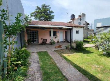 Casa · 80m² · 4 Ambientes · 3 Cocheras · Casa en Venta 2 Dorm. La Plata