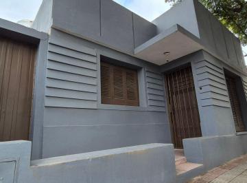 Casa · 69m² · 3 Ambientes · Venta Casa 2 Dorm. en B° Sarmiento