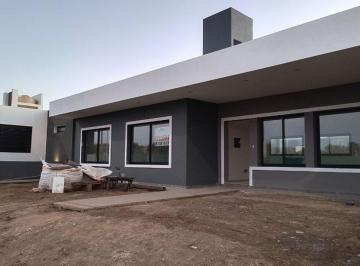 Casa · 130m² · 6 Ambientes · 2 Cocheras · Venta Casa Estrenar Rincones de Manatiales 3 Dormi