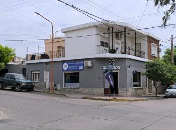 Casa · 300m² · 4 Ambientes · 2 Cocheras · Venta Casa + Dpto + Local Comercial en Alta Gracia