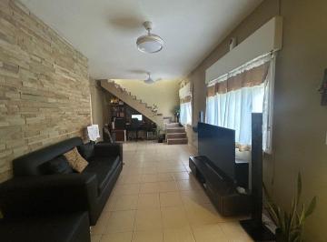 Casa · 149m² · 5 Ambientes · 2 Cocheras · Venta Casa 4 Dorm. Castelar Norte