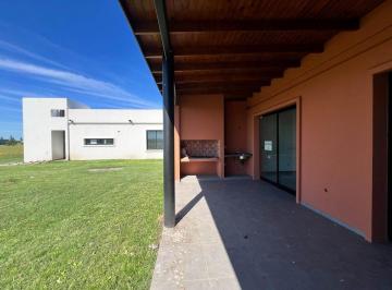Casa · 141m² · 4 Ambientes · 2 Cocheras · Casa en Venta Lobos 3 Dorm. La Federala