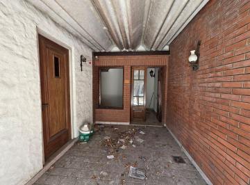 Departamento · 63m² · 4 Ambientes · 1 Cochera · Departamento en Venta La Plata Tipo PH con Patio