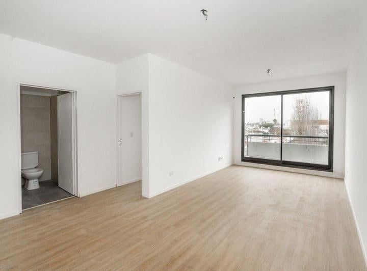 Venta Departamento 3 Ambiente con Balcón y Terraza