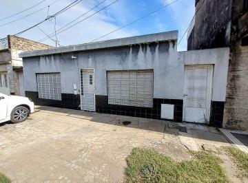 Casa · 152m² · 5 Ambientes · Venta Casa 2 Dorm. y Patio (Crespo Al 4000)