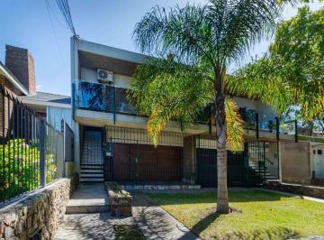 Casa · 93m² · 4 Ambientes · 1 Cochera · Venta Casa 2 Dorm + Escritorio C/garaje en Pta Gorda