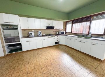 Casa · 197m² · 5 Ambientes · 1 Cochera · Venta Casa 4 Ambientes + Depto Lomas del Mirador