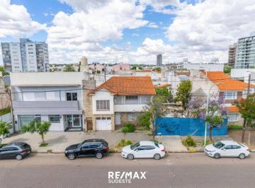 Casa · 655m² · 8 Ambientes · 1 Cochera · Venta Casa en Alem Ideal Empredimiento Comercial