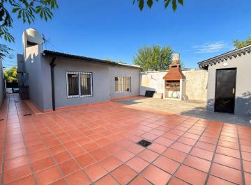 Casa · 95m² · 3 Ambientes · 1 Cochera · Casa 3 Amb Venta Patio Parrilla Garaje Nueva Merlo