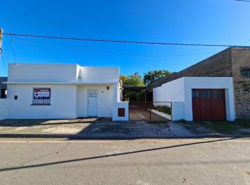 Casa · 150m² · 4 Ambientes · 1 Cochera · Venta Casa Sobre Lote 974 m² - General Rojo