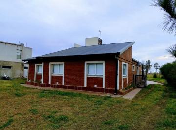 Casa · 350m² · 6 Ambientes · 3 Cocheras · Casa en Venta Aires del Llano