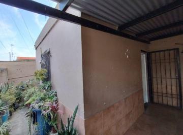 Casa · 100m² · 5 Ambientes · Se Vende Casa a m de Av F. Zuviria.
