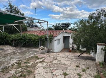 Casa · 104m² · 5 Ambientes · 2 Cocheras · Casa 3 Dorm. en Tanti a 50 m de La Ruta