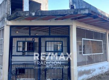Casa · 150m² · 5 Ambientes · 1 Cochera · Casa Venta B° Int. Borrini. 3 Dorm.. Rcia