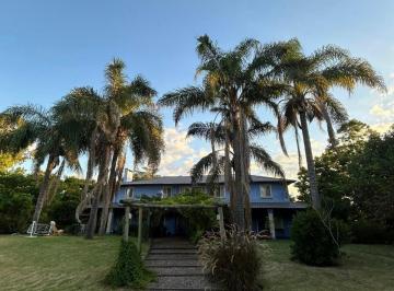 Casa · 370m² · 7 Ambientes · 1 Cochera · Casa Quinta en Golf –ruta 90 - Entorno Natural Único