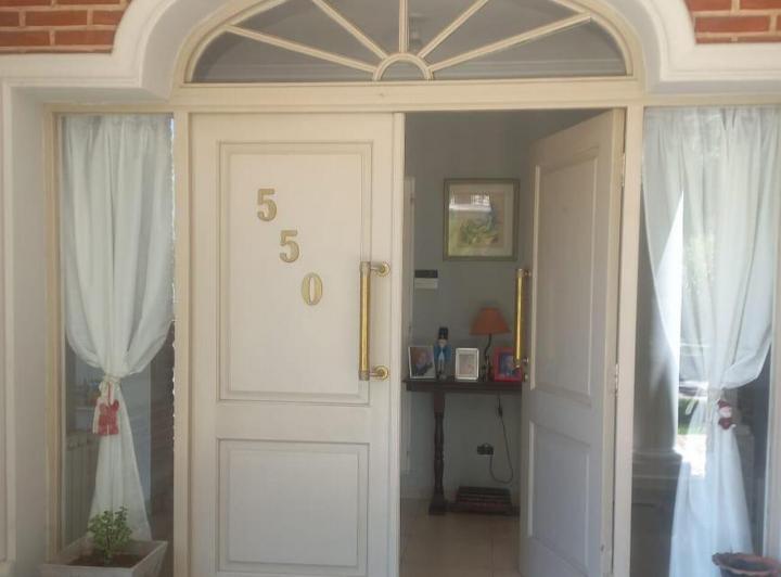 Casa · 800m² · 5 Ambientes · 1 Cochera