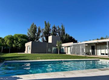 Casa · 292m² · 3 Dormitorios · 2 Cocheras · Casa en Venta en Causana - Malagueño - Códdoba