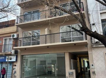 Local comercial , Flores · Local Comercial de 50 m² en Alquiler en Flores