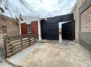 Casa · 46m² · 3 Ambientes · 1 Cochera · Remax Vende Casa en Bº Capilla de Nieve Guaymallen